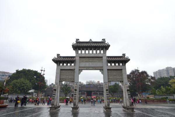 珠海长隆亲子游记,经过各种亲历和一同去的朋友们的各路经历,记录了较为实用的干货内容,可供各位亲子游的家长们参考,也许自己以后再去也会用的上吧。 交通,从出发地到达广州市基本是两种方式,1.火车,如果选择火车,最理想的是乘坐夕发朝至的卧铺动车(适用于北方城市),睡一觉后早上到达广州。2.
