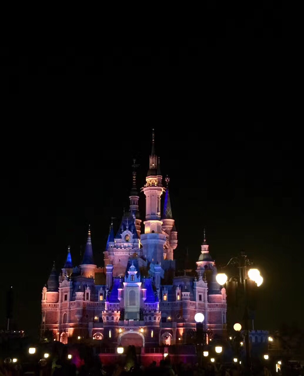 shanghai disneyland park