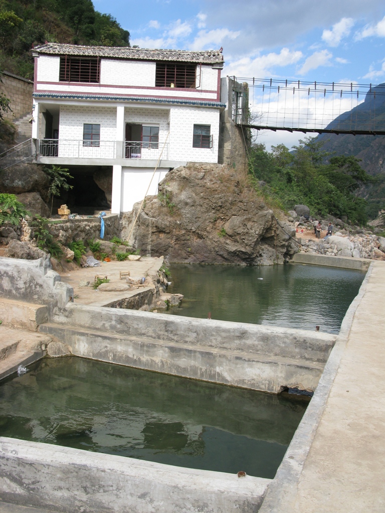 禄劝翠华乡普渡河野温泉烧烤之旅