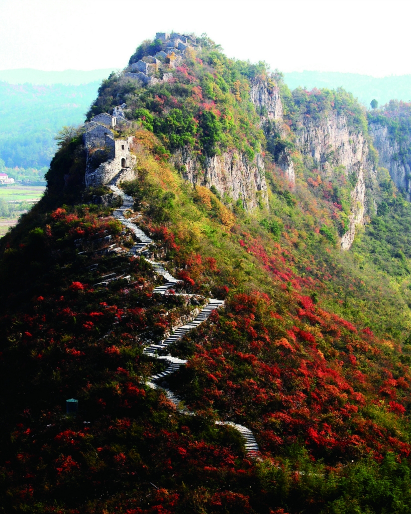 湖北省旅游 南漳旅游攻略 襄阳南漳--春秋寨,漫云村   春秋寨位于湖北