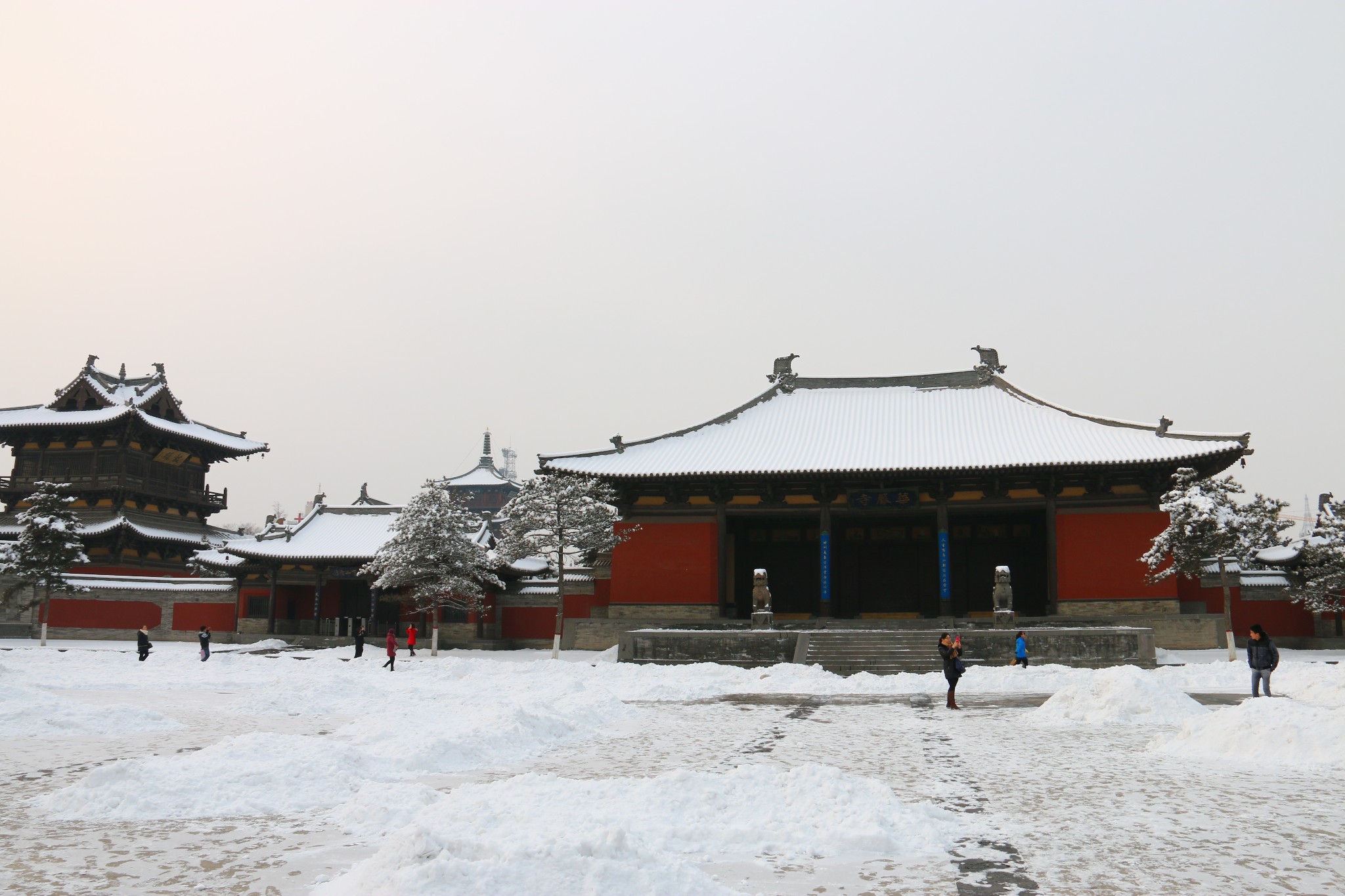 东城墙 东城墙外的小华严寺 雪的厚度足有10厘米 梁思成纪念馆 法华