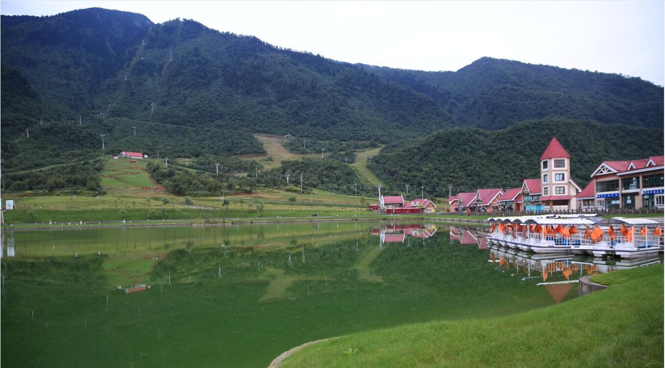 西岭雪山风景区 鸳鸯湖.