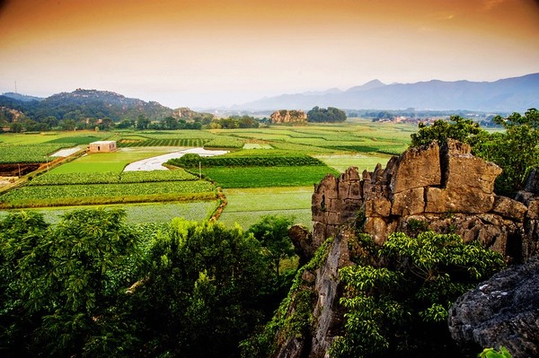 现在有什么好玩的地方推荐一下 wKgBs1giuWqADhB1AAMoc1k70qU53.jpeg?imageView2%2F2%2Fw%2F600%2Fh%2F399%2Fq%2F90%7Cimageslim