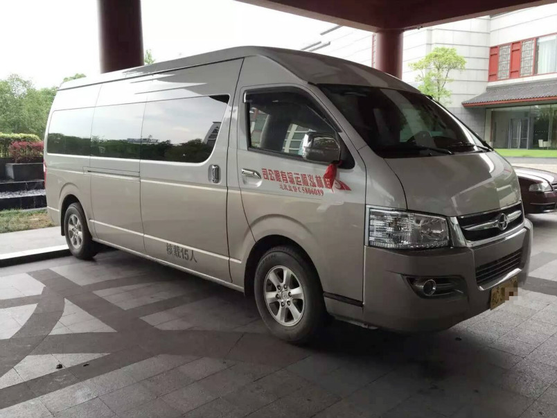 桂林阳朔旅游包车九龙商务车(12--15座) / 中巴车19座