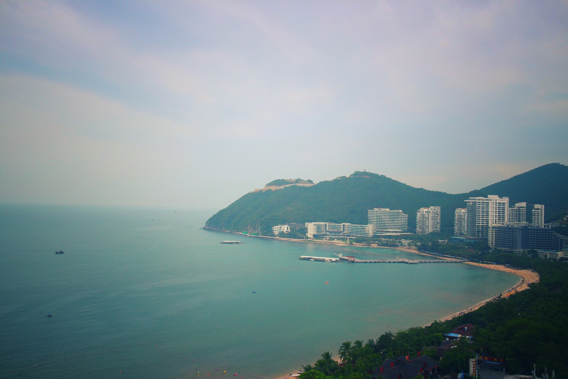 三亚夏天人口_夏天三亚风景图片大全