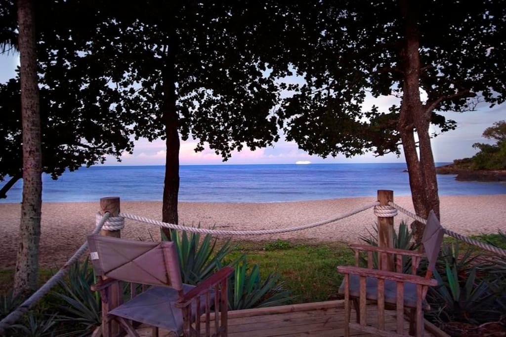 peacock apartment. right on the beachfront.