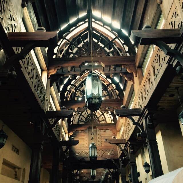 为了跳伞去迪拜!