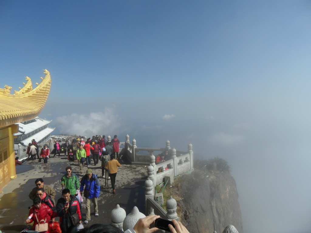 峨眉山市有多少人口_国庆临近 峨眉山率先开启金秋朝圣之旅(3)